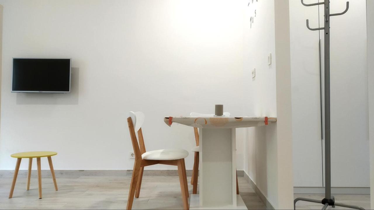 Room & 4 Studios - Modern Comfy Central - Free Netflix Zagreb Exterior foto