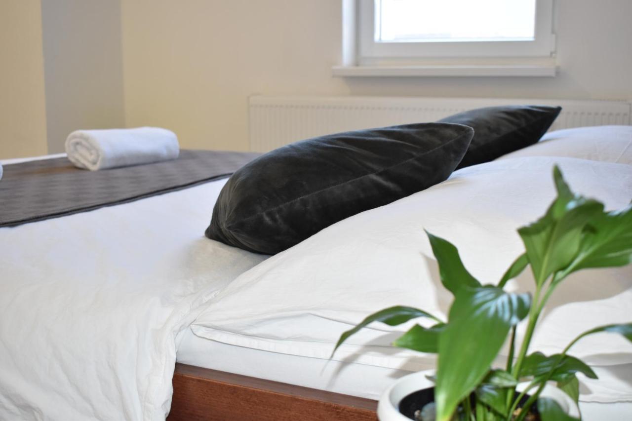 Room & 4 Studios - Modern Comfy Central - Free Netflix Zagreb Exterior foto