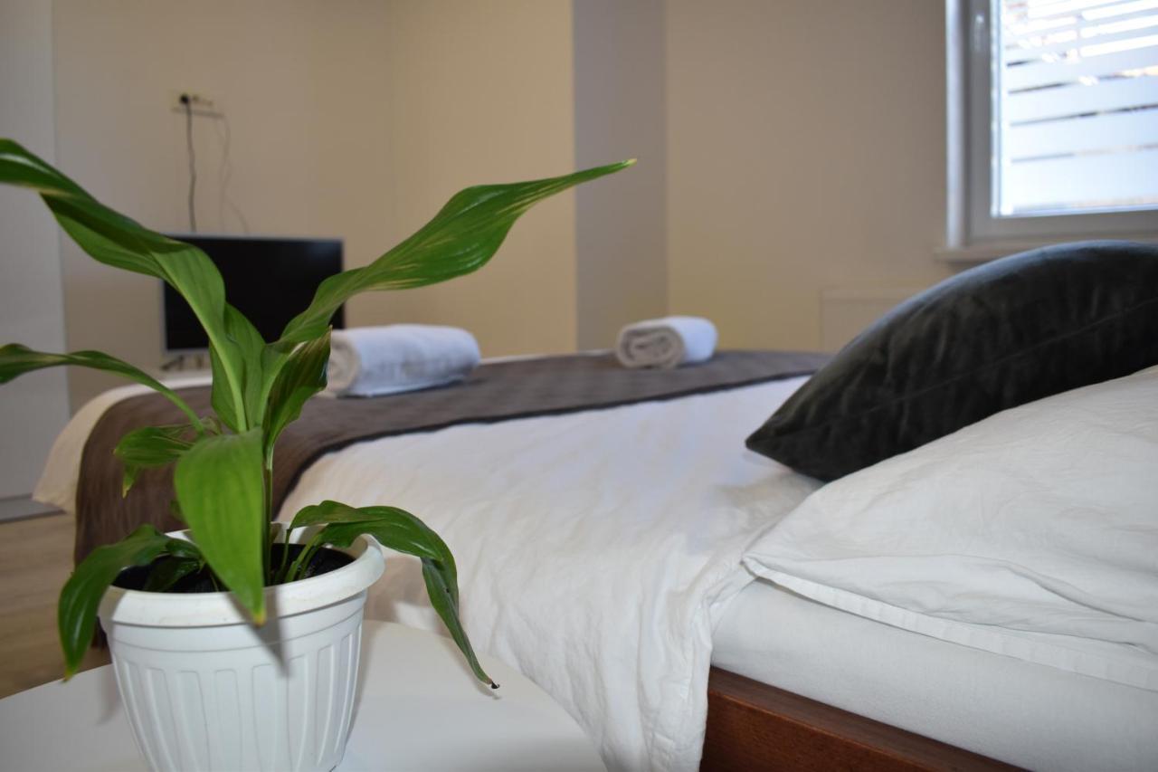 Room & 4 Studios - Modern Comfy Central - Free Netflix Zagreb Exterior foto