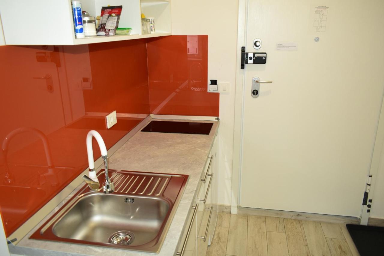 Room & 4 Studios - Modern Comfy Central - Free Netflix Zagreb Exterior foto